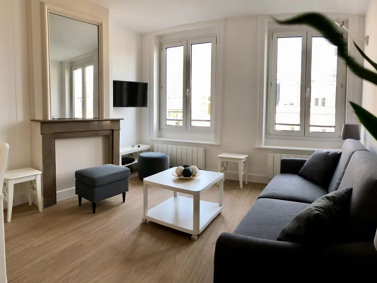 Arembault Appart Hotel Lille 0*,  France